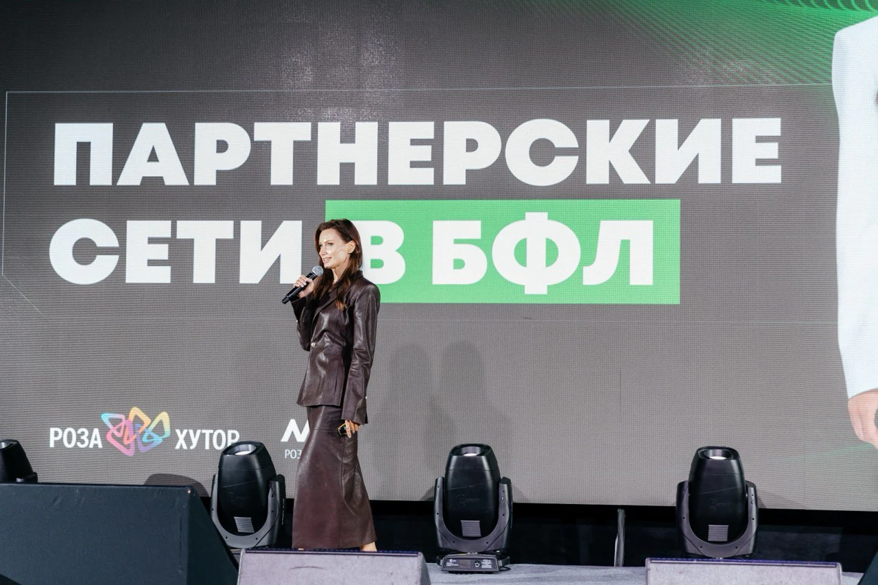 Анастасия Качкаева на сцене Клуба 127